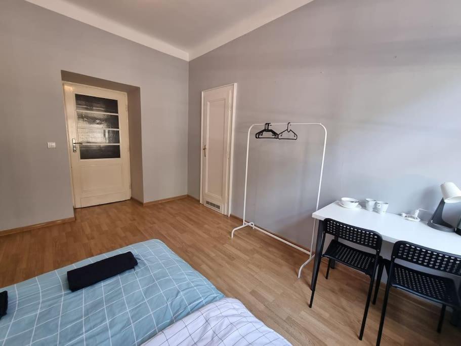 Fantastic Krk - Kr6 Room D Kraków Zewnętrze zdjęcie